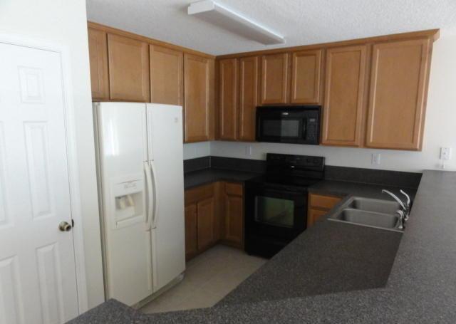 Foto del edificio - Wonderful 2/2.5 in gated community in CROS...