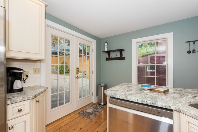 Foto del edificio - 69 Dennett St