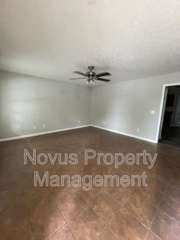 Foto del edificio - 611 Burson Avenue