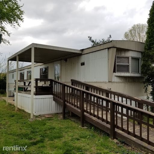 Primary Photo - 3 br, 1 bath House - 18 Trails End Road