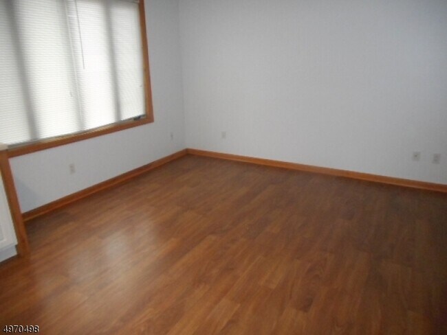 Building Photo - 2032 Gless Ave