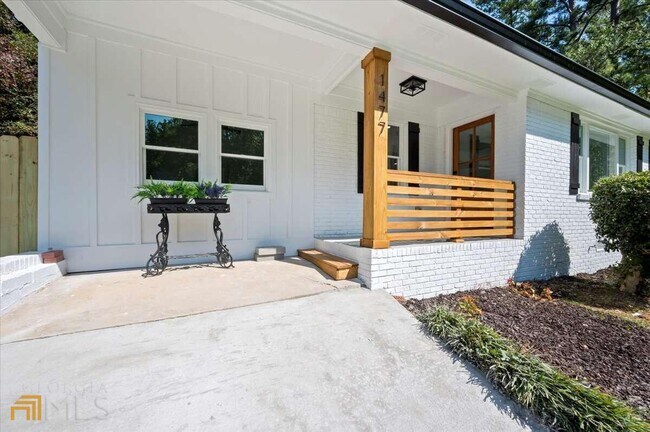 Foto del edificio - 1477 Spruce Dr SE