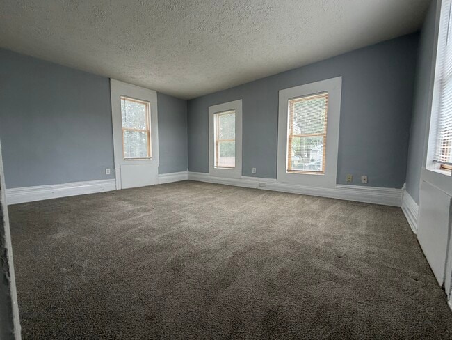 Building Photo - 518 Stow Ave