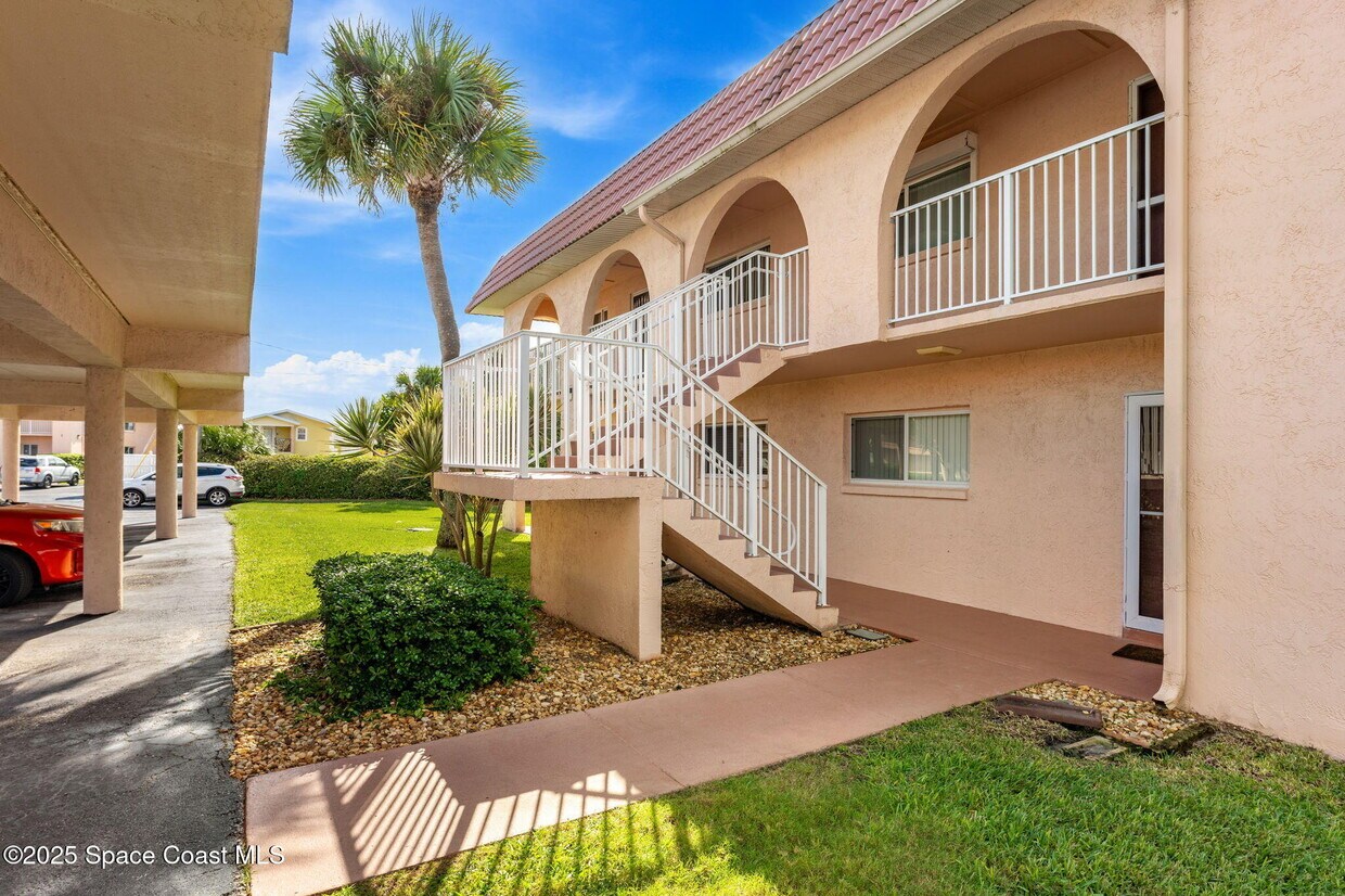 Foto principal - 8000 Ridgewood Ave