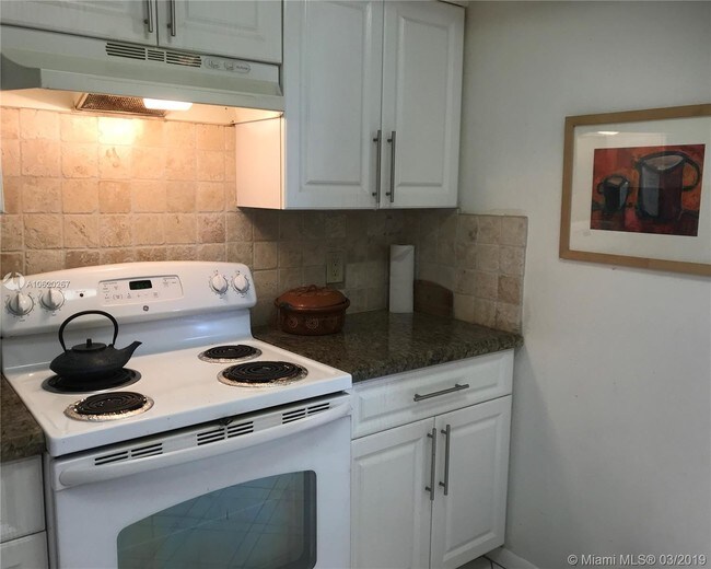 Foto del edificio - 5570 NW 44th St