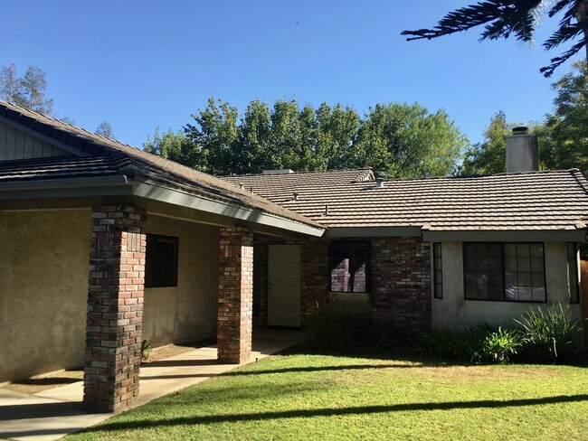 Building Photo - Beautiful Northeast Fresno 3/2
