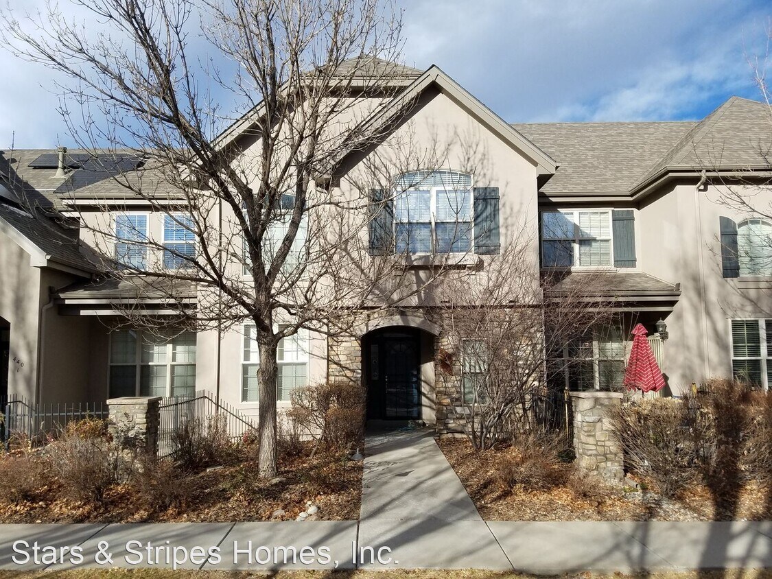 Primary Photo - 4 br, 3.5 bath House - 440 Syracuse Street...