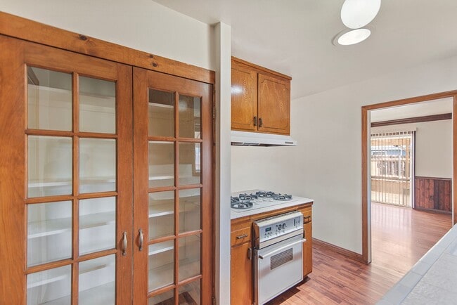 Building Photo - Charming 3-Bedroom Home on Corner Lot in E...