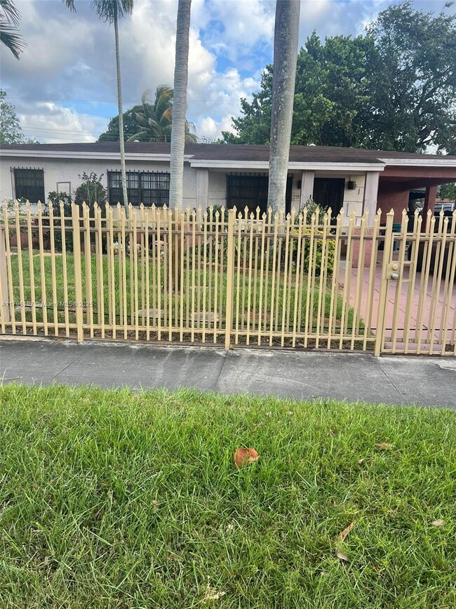 Foto del edificio - 2980 NW 174th St