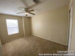 Foto del edificio - 5911 Twin Oaks Dr