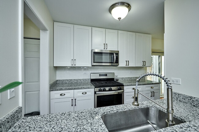 Foto del edificio - 1066 Florimond Dr