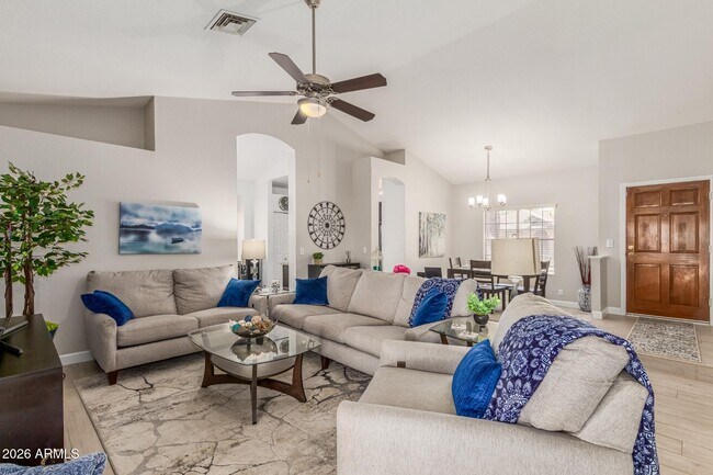 Foto del edificio - 868 E Page St