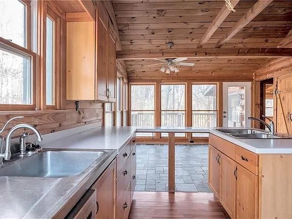 Building Photo - 2405 Mountain Rd