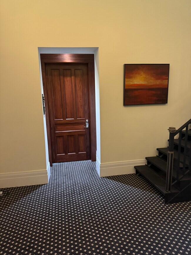 Front door - 5 S Market St