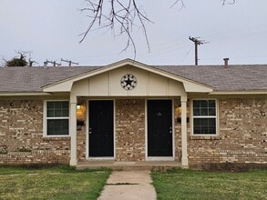 Building Photo - 2525 Normont Cir