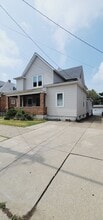 Building Photo - 1044 W 21st St