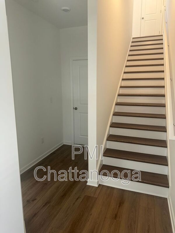 Foto del edificio - 244 Asbury Oak Ln