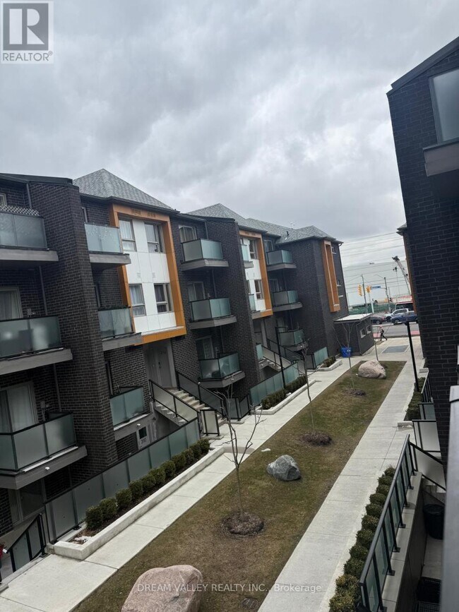 Photo du bâtiment - 2789 Eglinton Ave E