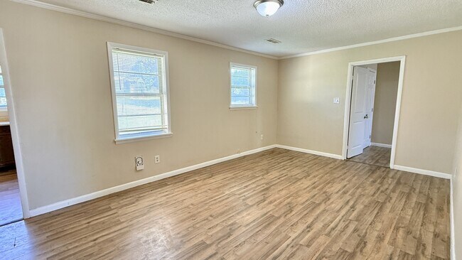 Building Photo - 641 Dawson Terrace NW