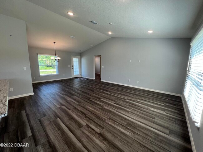 Building Photo - 97 Luther Dr