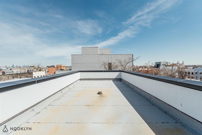 Foto del edificio - 2 br, 1 bath Apartment - 277 Evergreen Ave