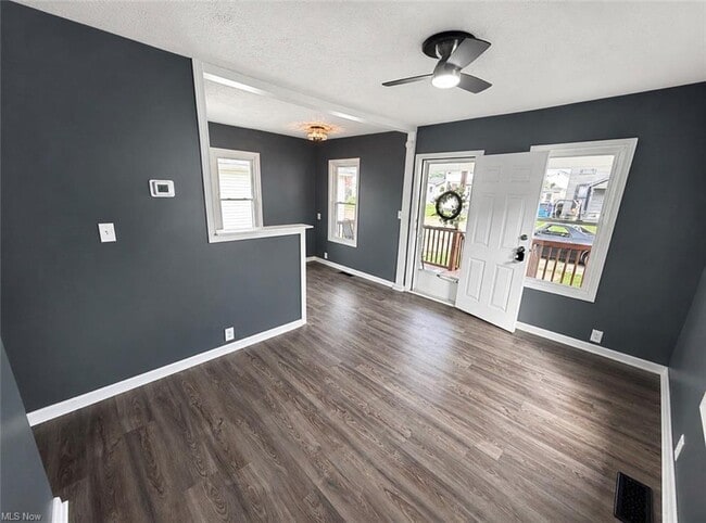 Building Photo - 2127 Hoge Ave
