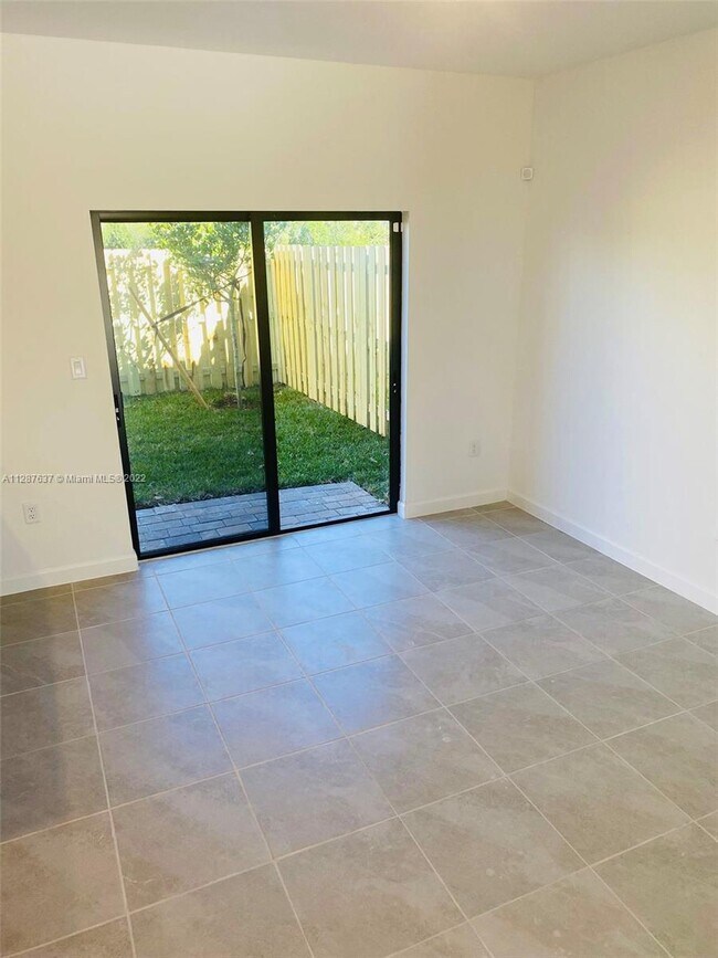 Foto del edificio - 10049 SW 228th Ter