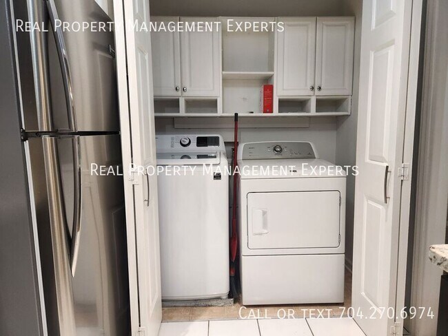 Foto del edificio - 3707 Colony Crossing Dr