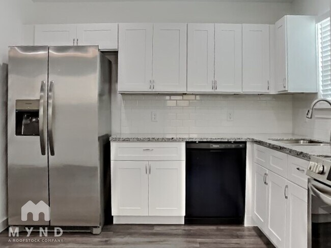 Building Photo - 7627 Sundown Dr