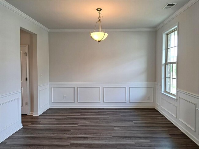 Building Photo - 3329 Long Creek Dr