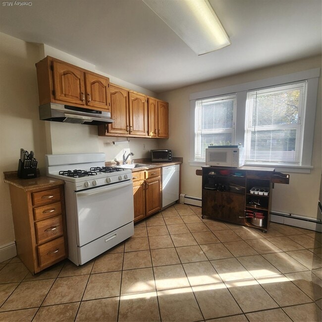 Building Photo - 24 Prairie Ave