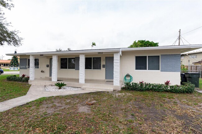 Foto del edificio - 3802 NW 65th Ave