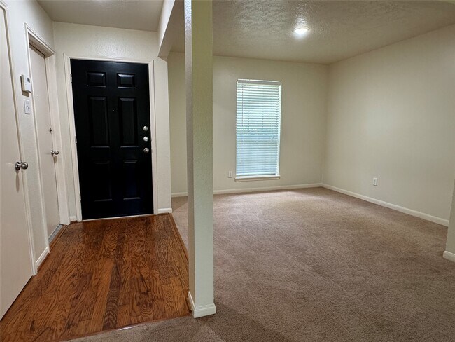 Foto del edificio - 14707 Cypress Meadow Dr