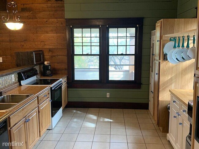 Foto del edificio - 2 br, 1 bath House - 422 N Willow St