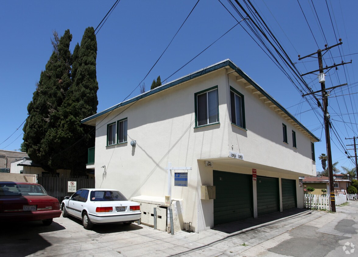 Primary Photo - 1033-1041 N Virginia Ct