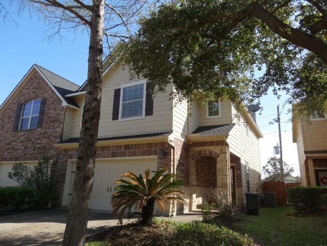 Building Photo - 14546 Bergenia Dr
