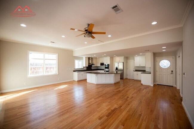 Foto del edificio - 5740 Waltrip Ln