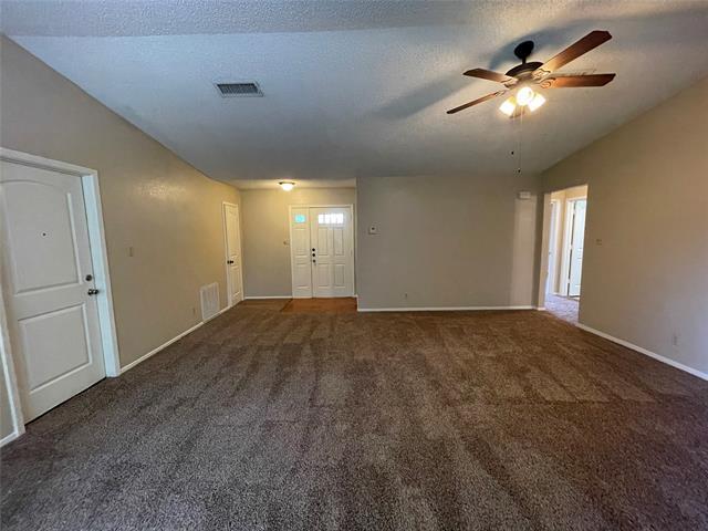 Foto del edificio - 821 Loganwood Dr