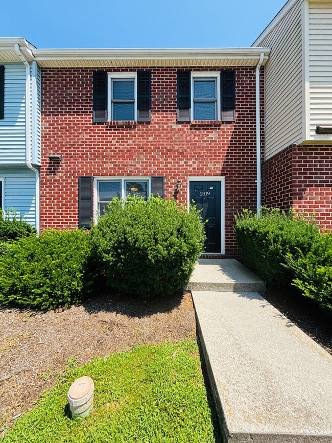 Building Photo - 2419 Ridge Rd