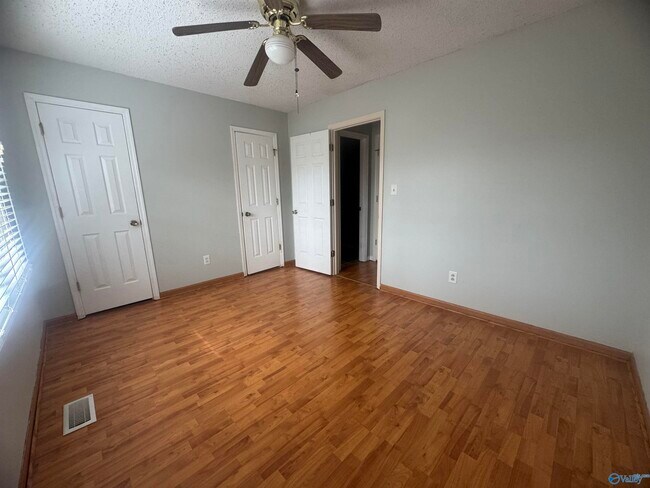 Foto del edificio - 210 Marinawoods Dr SE