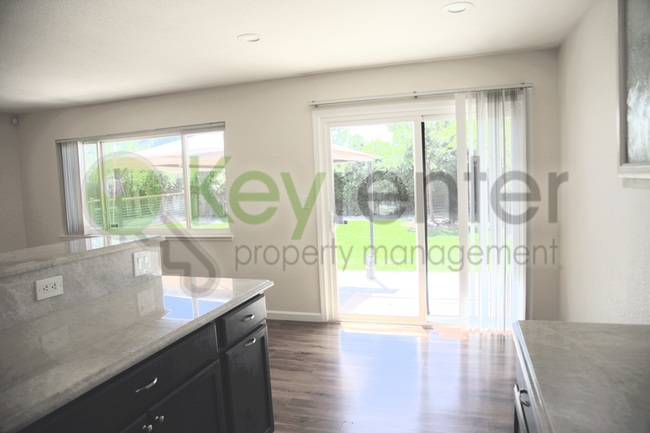 Foto del edificio - 9024 Alderson Ave