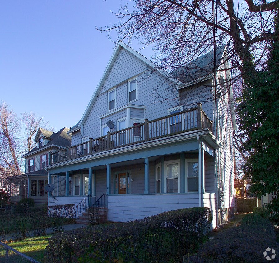 Primary Photo - 35-37 Beach St