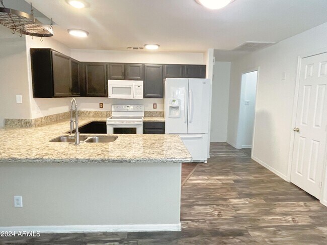 Building Photo - 14570 N 90th Dr