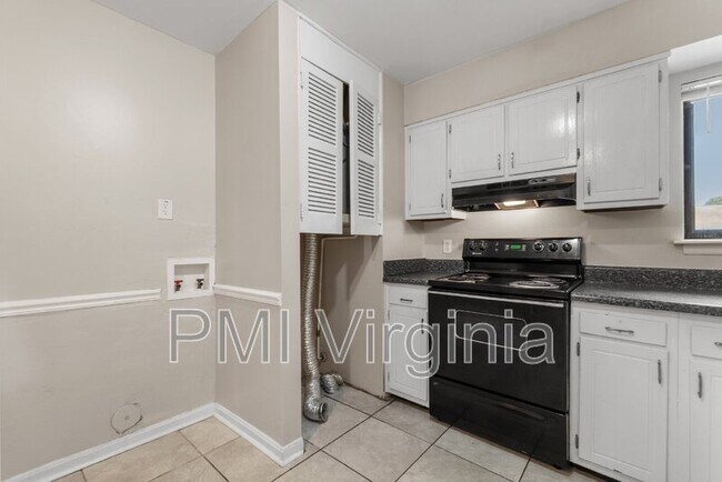 Foto del edificio - 1489 Longdale Dr