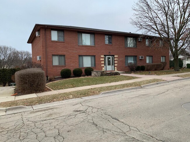 Building Photo - 760 Duggan Dr