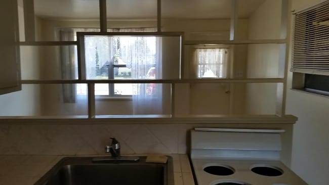 Building Photo - 10535 118th Ave N