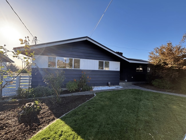 Photo - 3257 Halverson Ave House