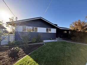 Building Photo - 3257 Halverson Ave