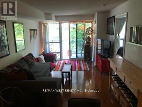 Photo du bâtiment - 763-763 Bay St.