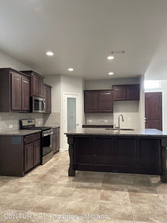 Building Photo - 4 br, 2.5 bath House - 8331 ECR 114
